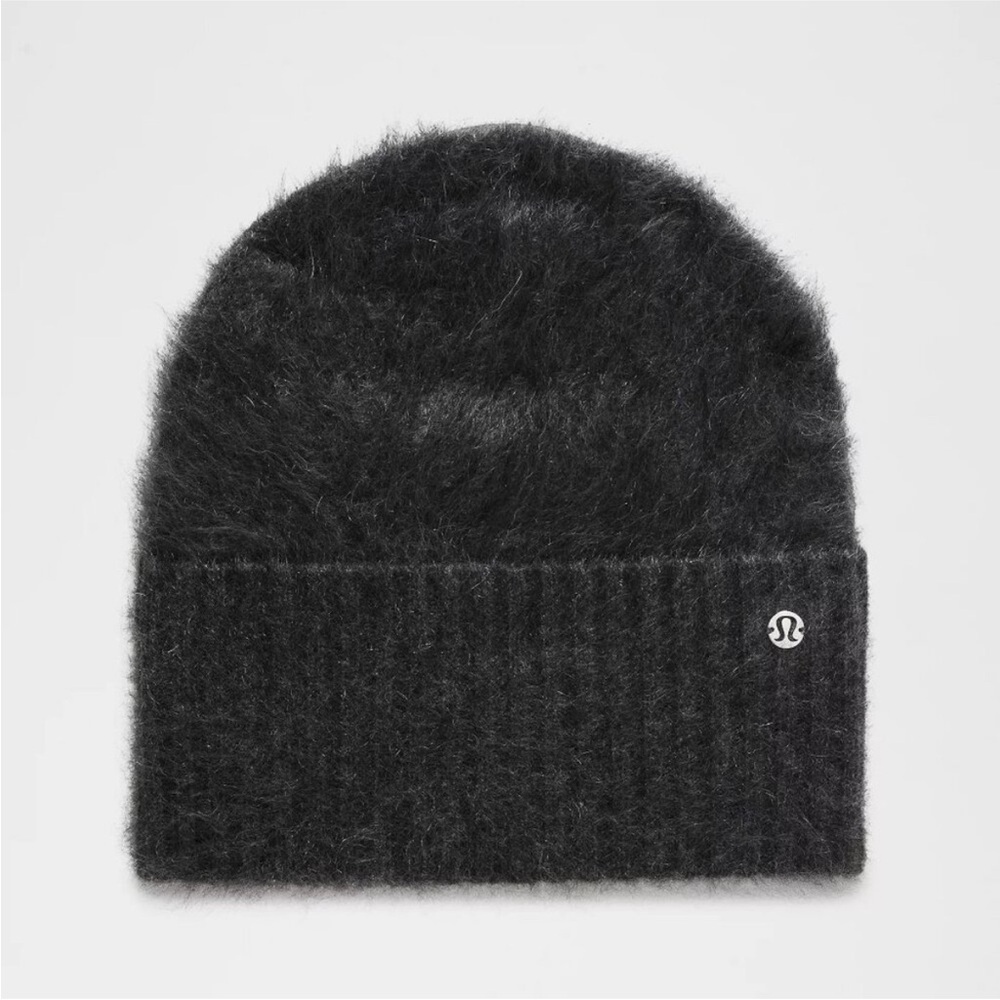 NWT Lululemon Fuzzy Cashmere Beanie Brand New, with tags black 100% CASHMERE